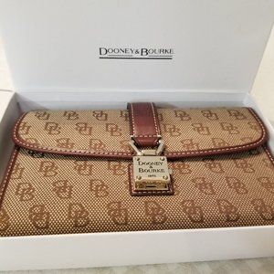 Dooney & Bourke wallet